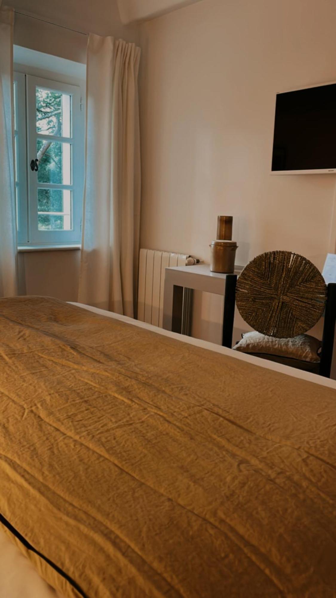 Le Cigalon Bed and Breakfast Le Beausset Værelse billede